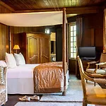 Chateau De Montreuil 4*
