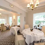 Hotel Chateau De Montreuil 4*