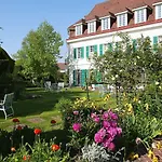 Chateau De Montreuil ホテル 4*
