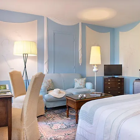 Chateau De Montreuil 4*