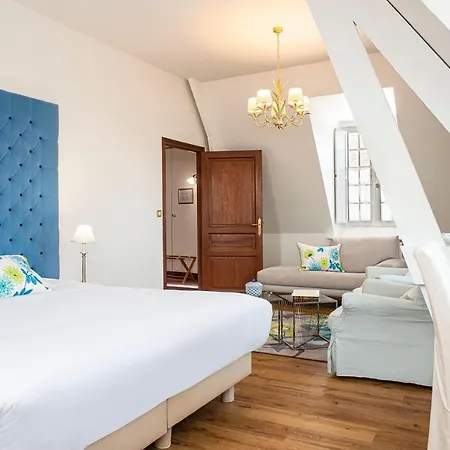 Hotel Chateau De Montreuil 4*