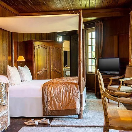 Chateau De Montreuil 4*