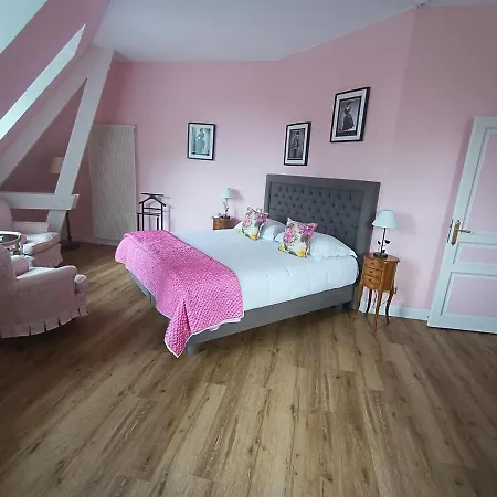 Chateau De Montreuil 4*