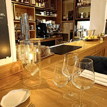 Chateau De Montreuil 4*