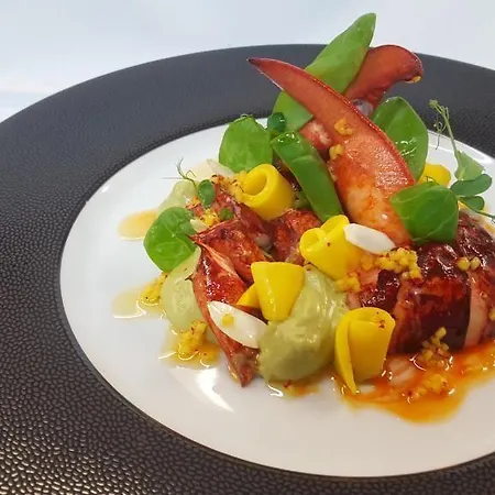 Chateau De Montreuil Hotel