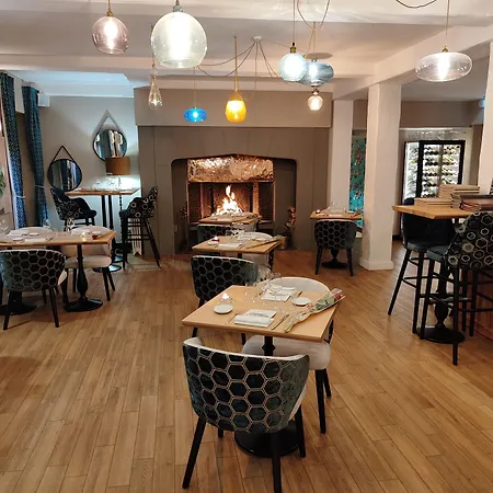 Chateau De Montreuil