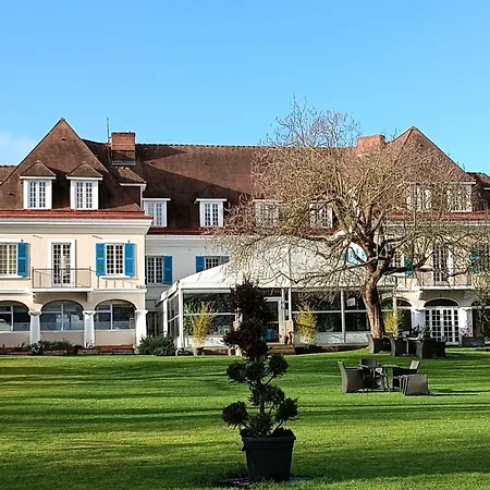Hotel Chateau De Montreuil 4*