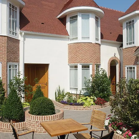 Chateau De Montreuil Montreuil (Pas-de-Calais)