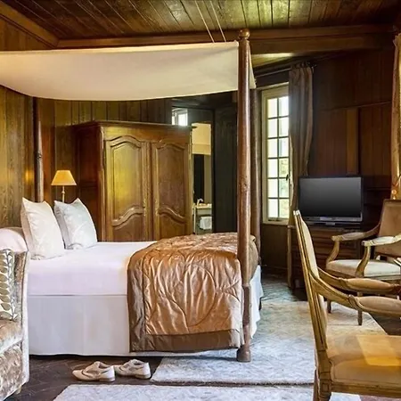 Chateau De Montreuil Hotel