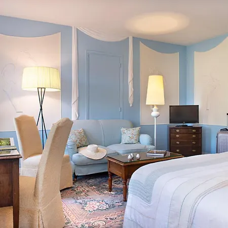 Chateau De Montreuil Hotel