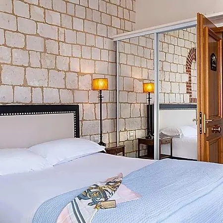 Hotel Chateau De Montreuil
