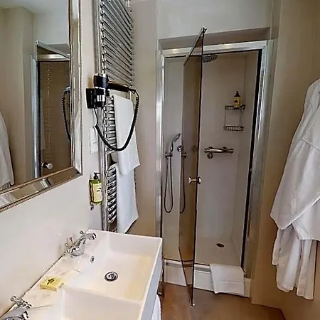 Chateau De Montreuil Hotel 4*