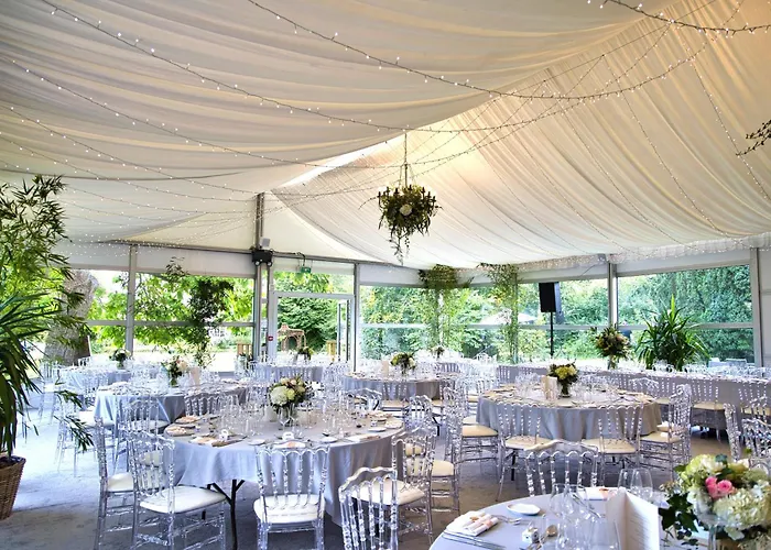 Chateau De Montreuil