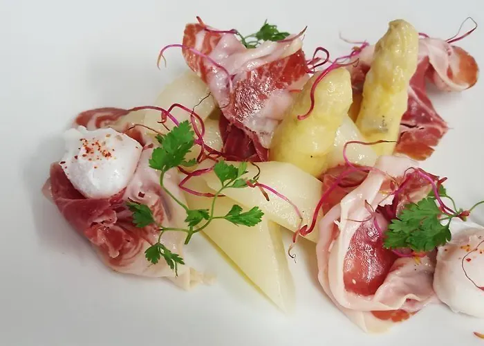 Chateau De Montreuil 4*