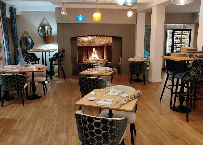 Chateau De Montreuil