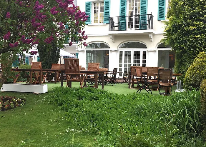 Hotel Chateau De Montreuil Montreuil (Pas-de-Calais)