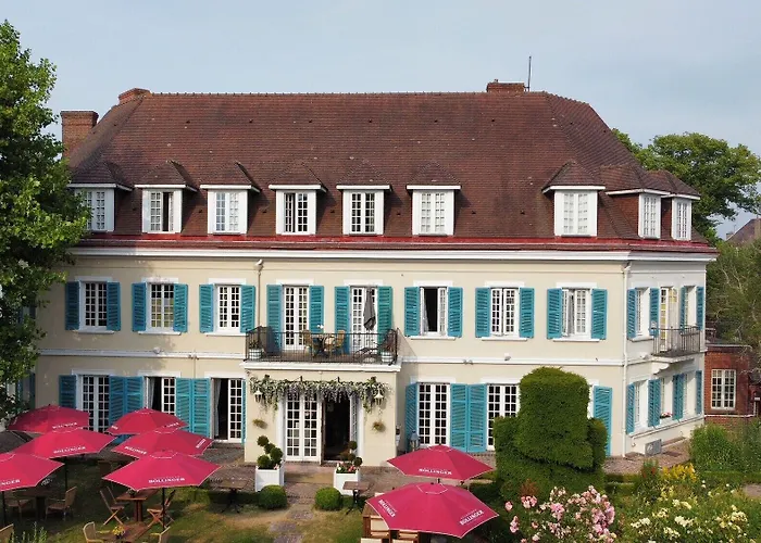 Hotel Chateau De Montreuil 4*