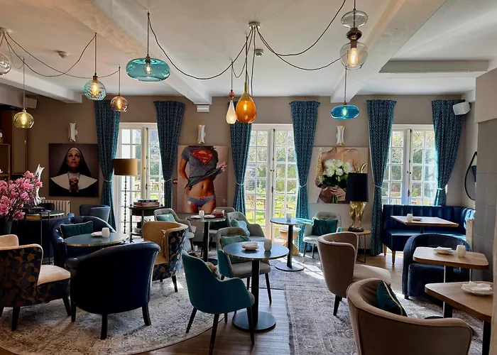 Chateau De Montreuil Hotel 4*